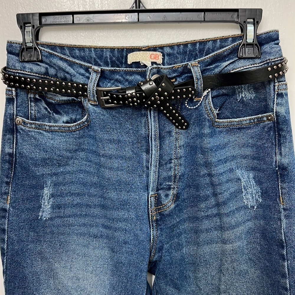 Gianni Bini Mid-high waisted distressed jeans,  button fly, black belt, Sz 3